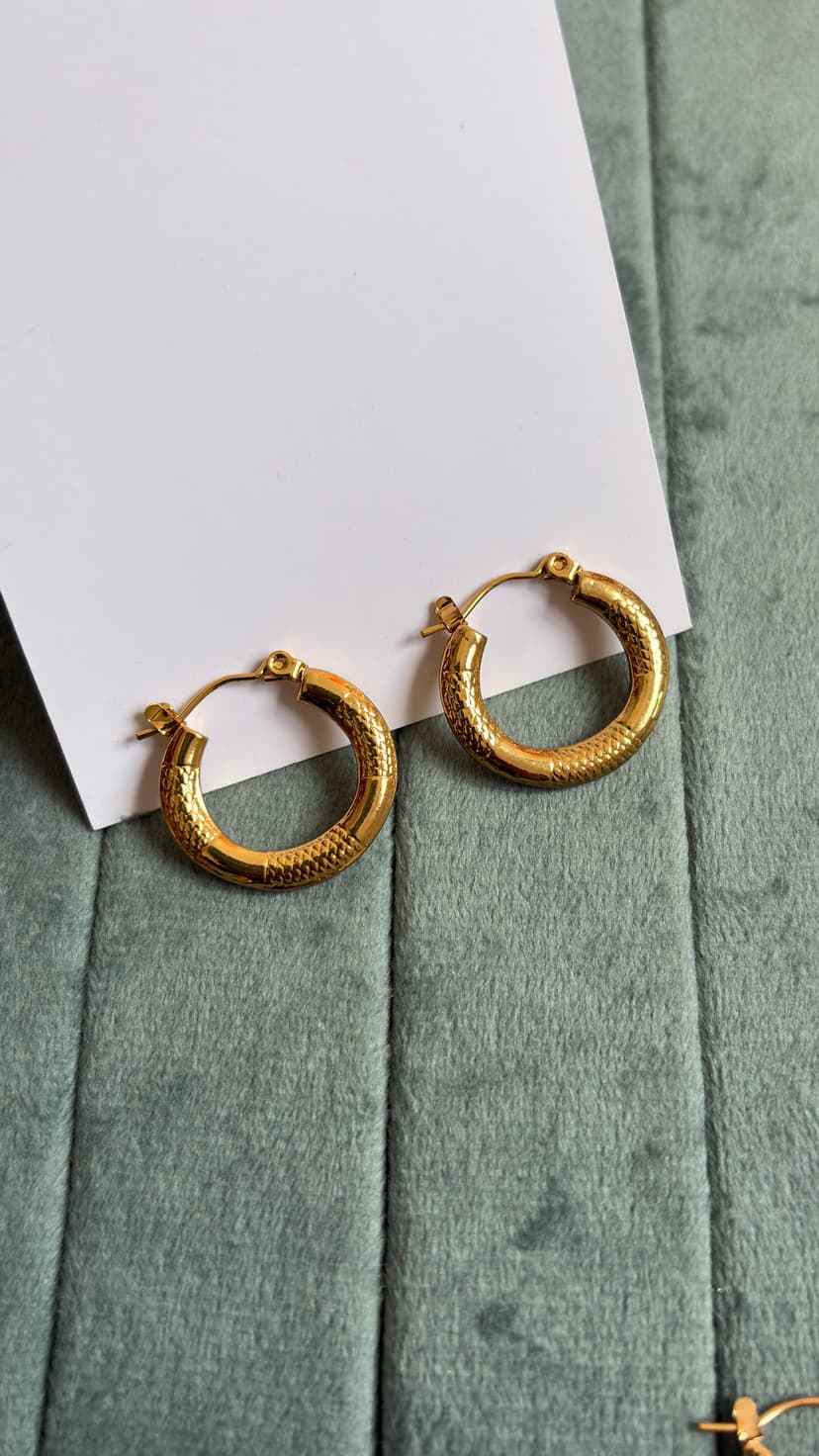 Sleek Round Hoops