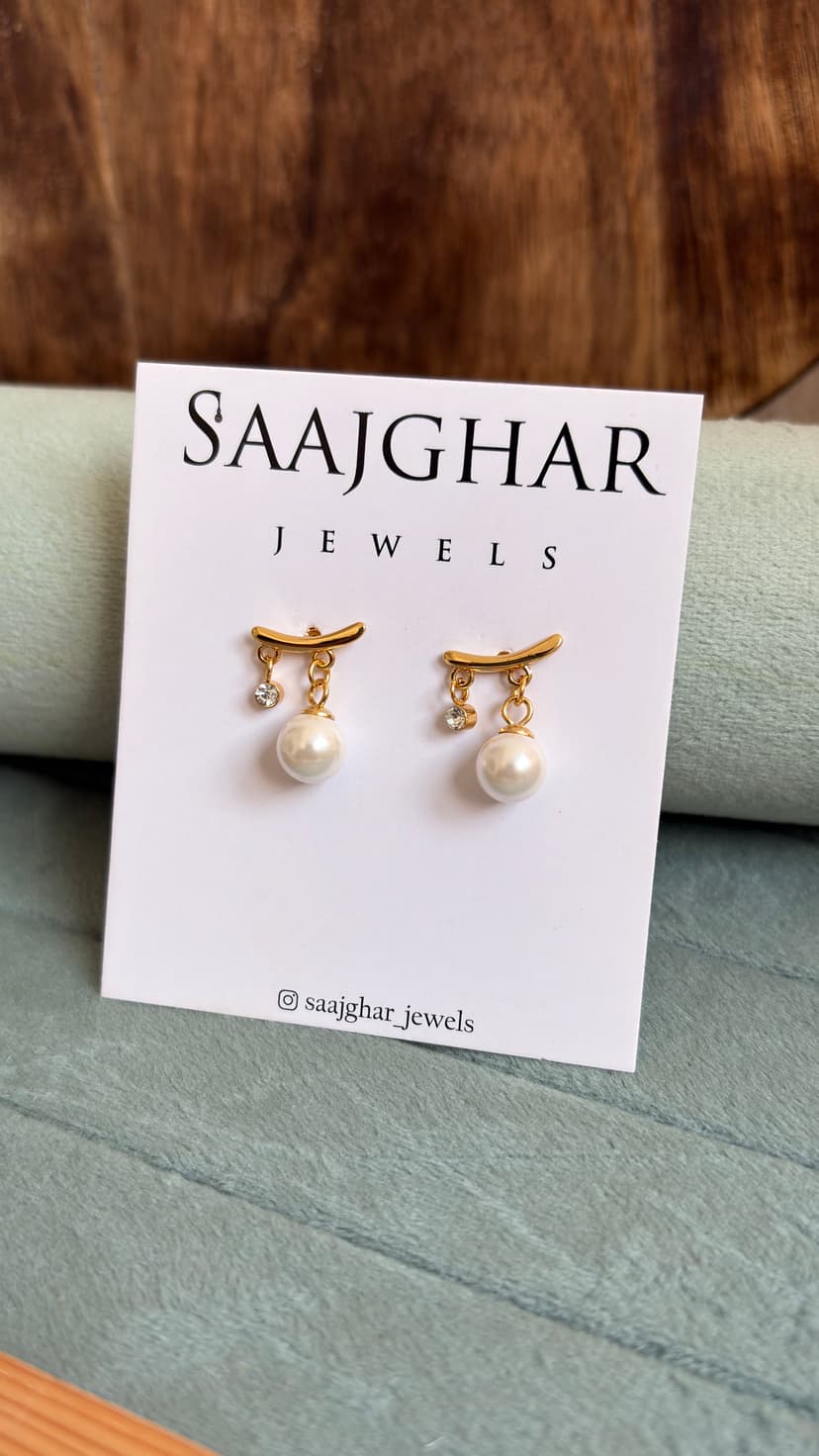 Classic Pearl Earrings